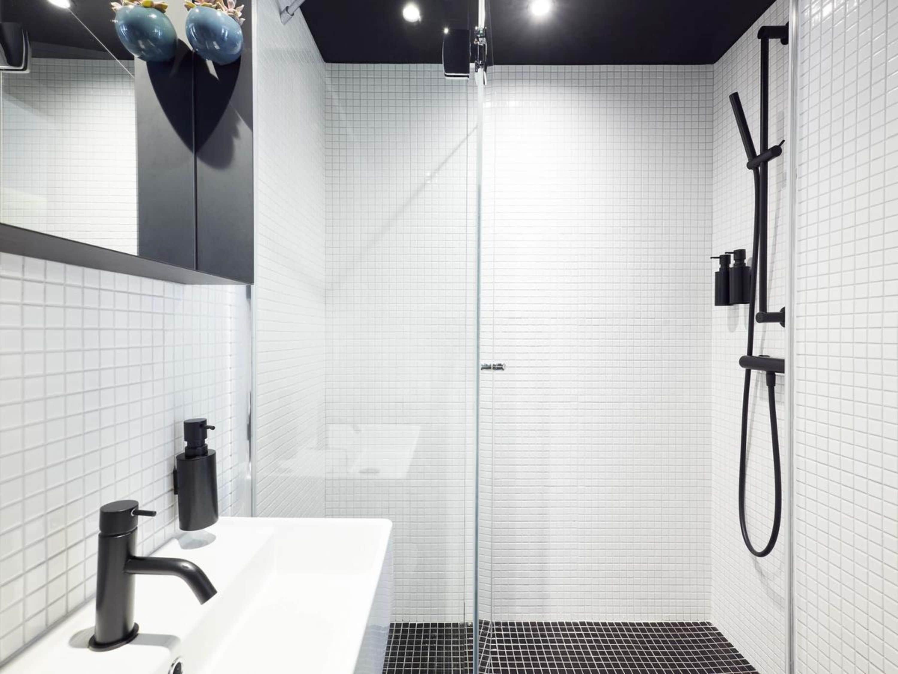 French Theory Hotel 3*