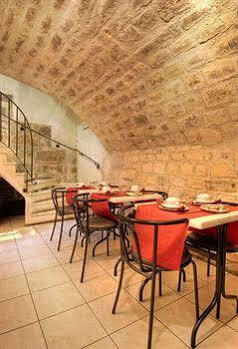 French Theory Hotel Parigi