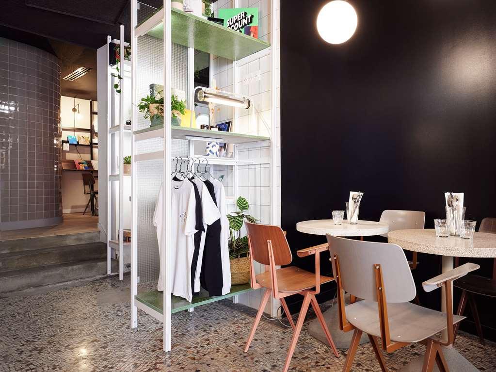 Hotel French Theory 3*