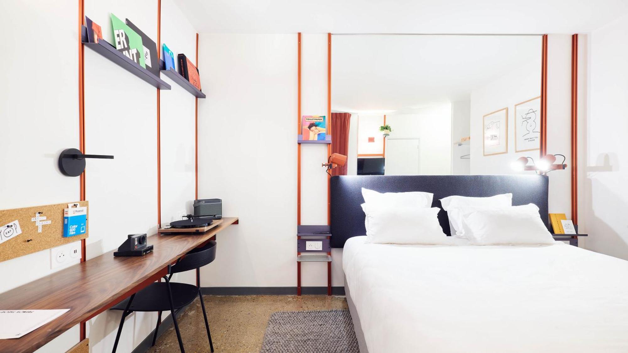 French Theory Hotel 3*