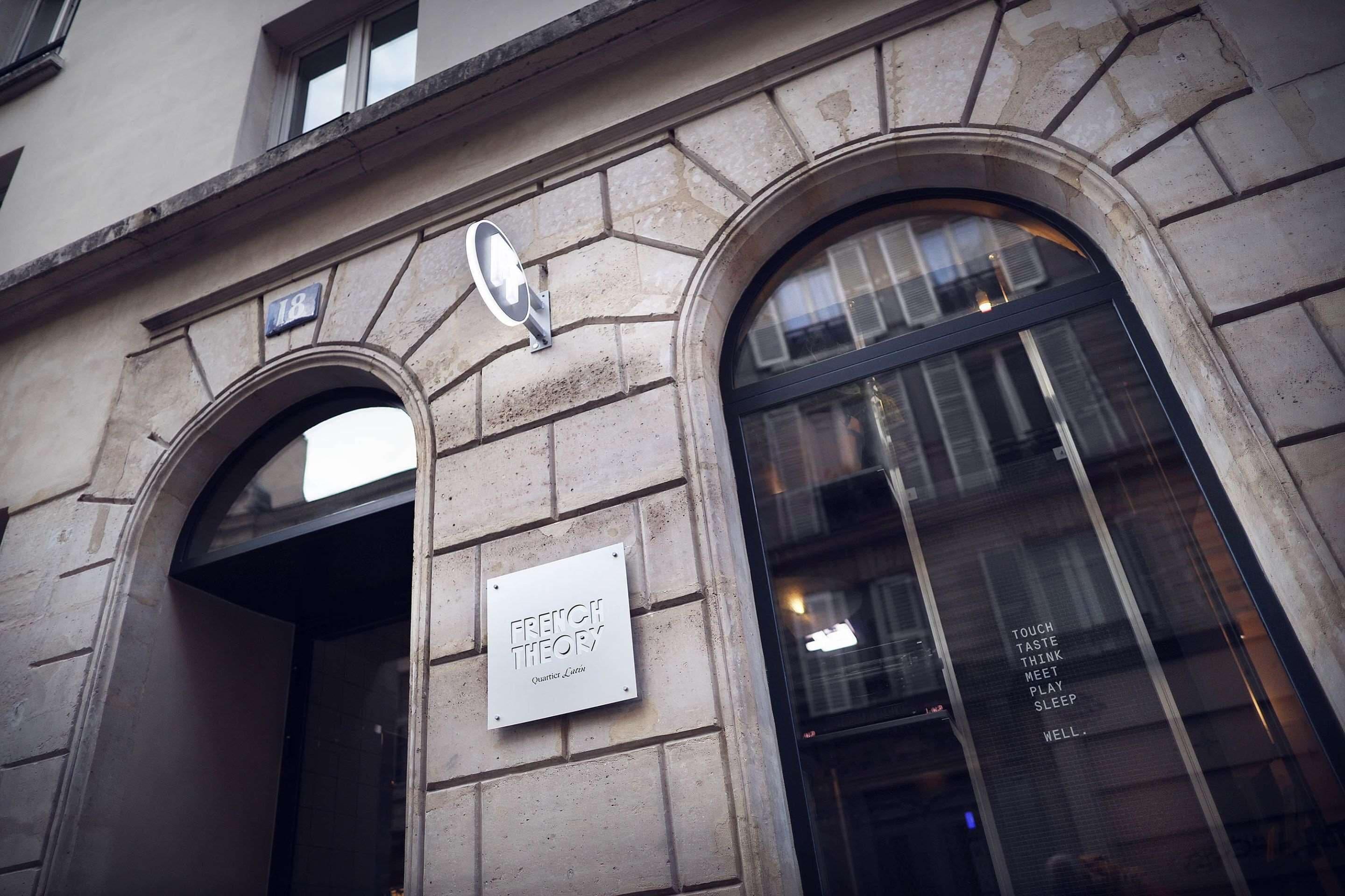 Hotel French Theory 3*