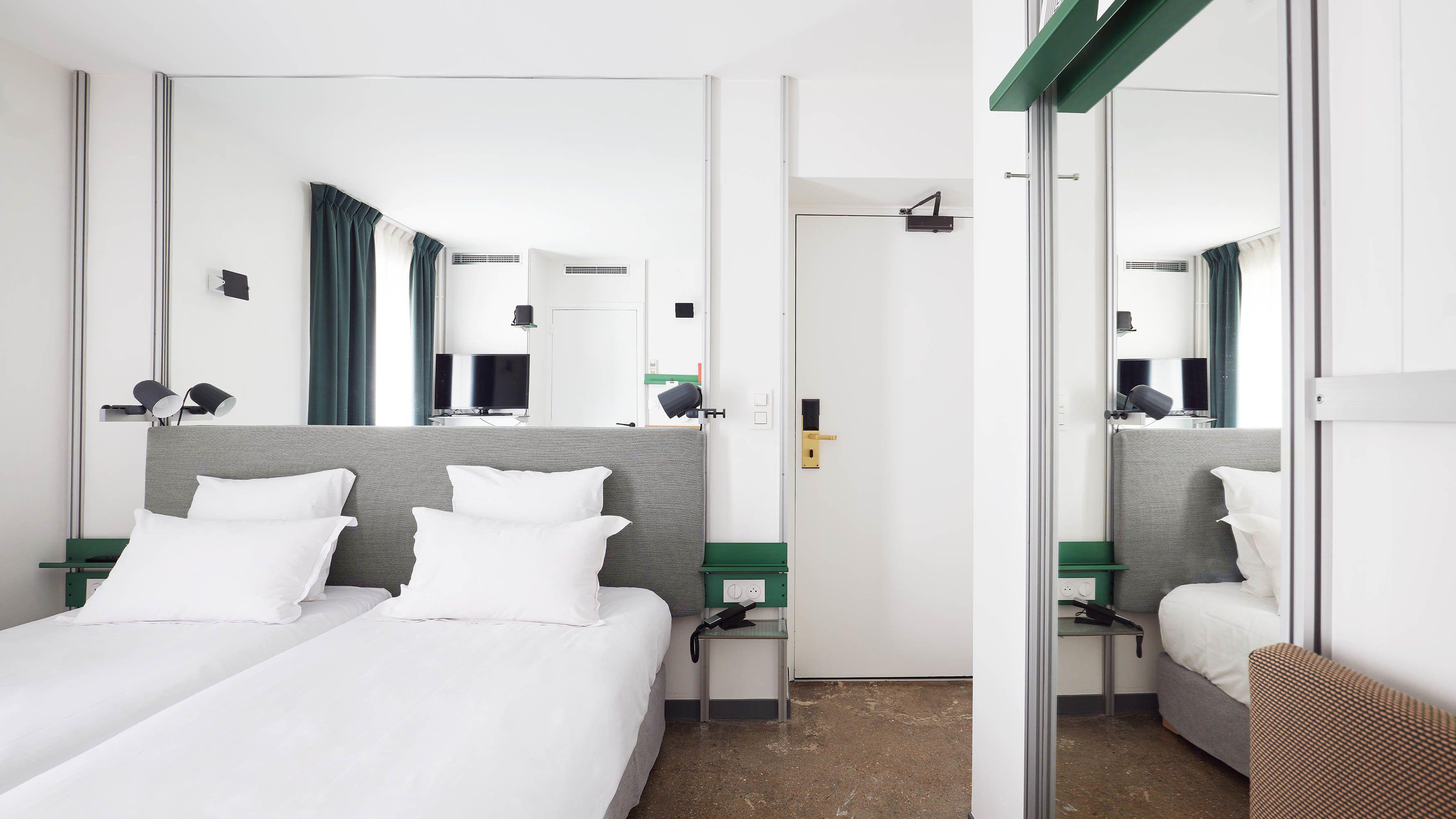 French Theory Hotel 3*