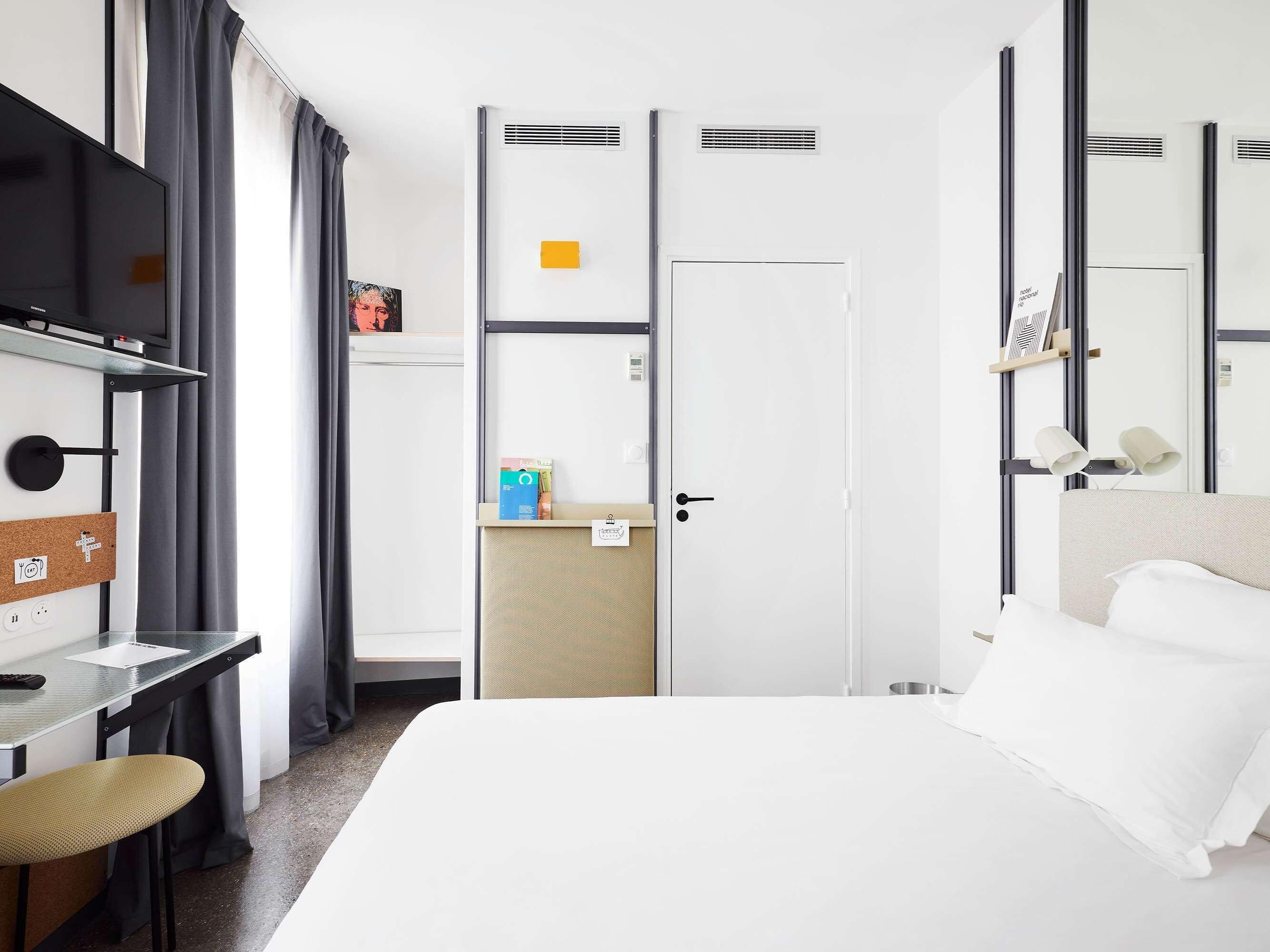 French Theory Hotel 3*