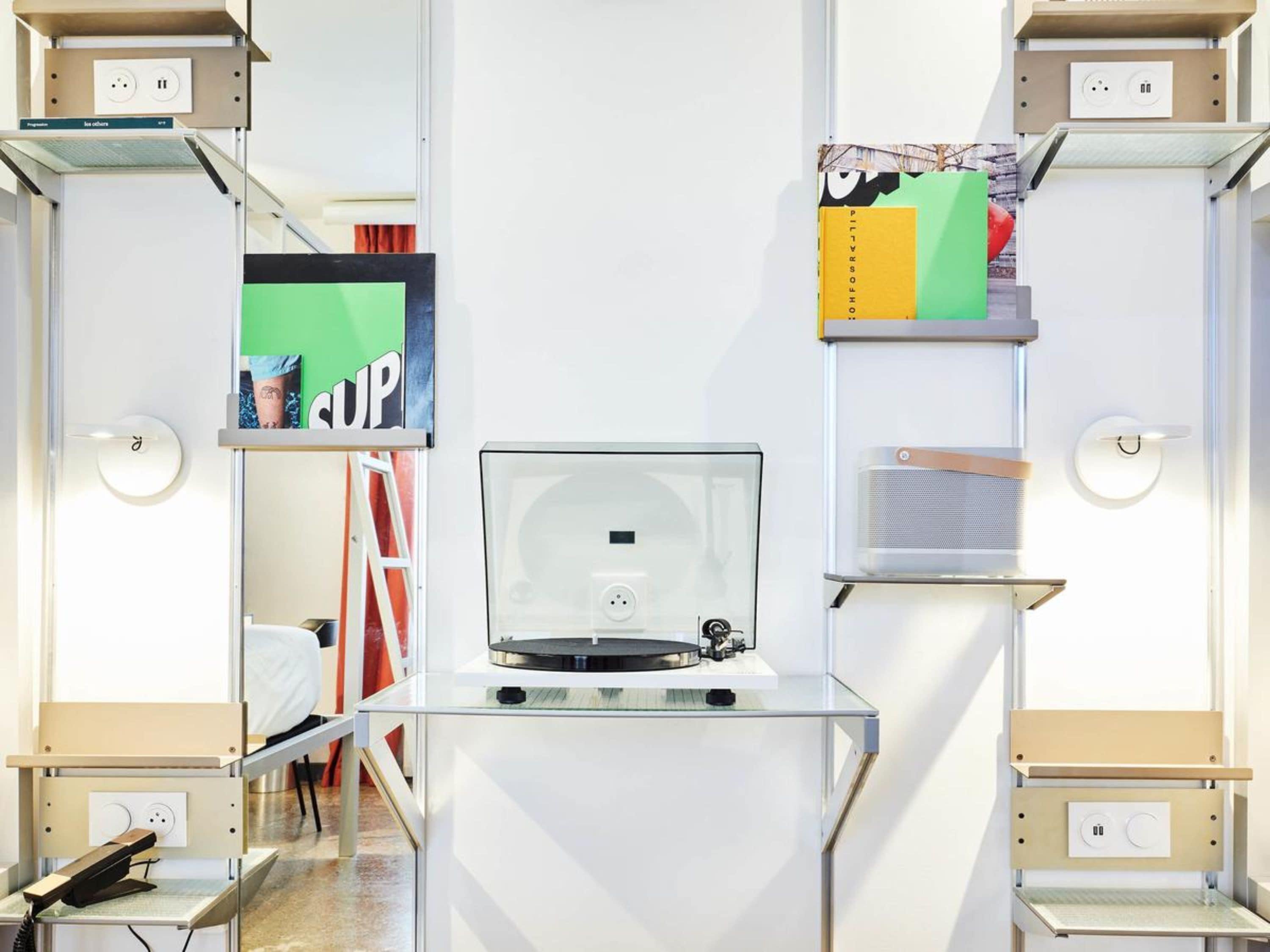 French Theory 3* Paris