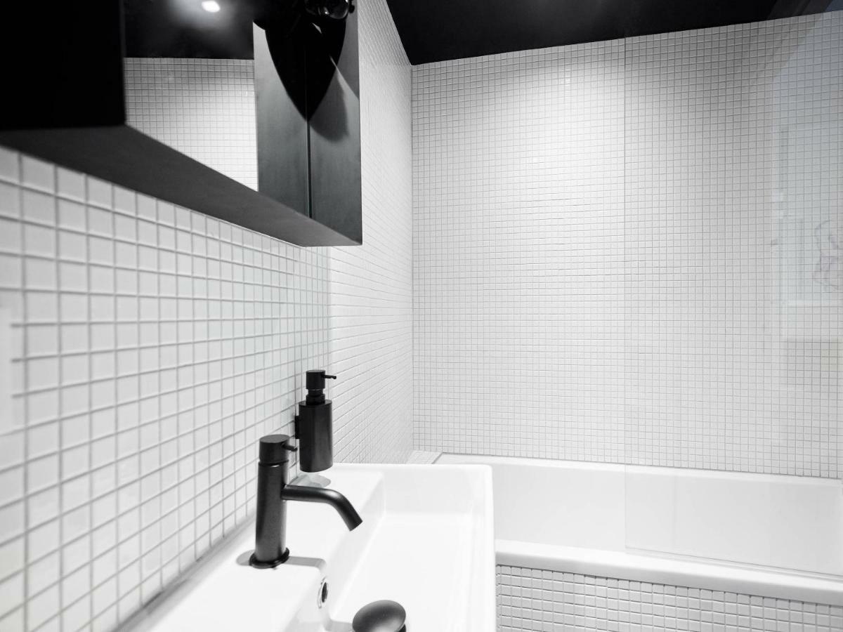 French Theory Hotel 3*